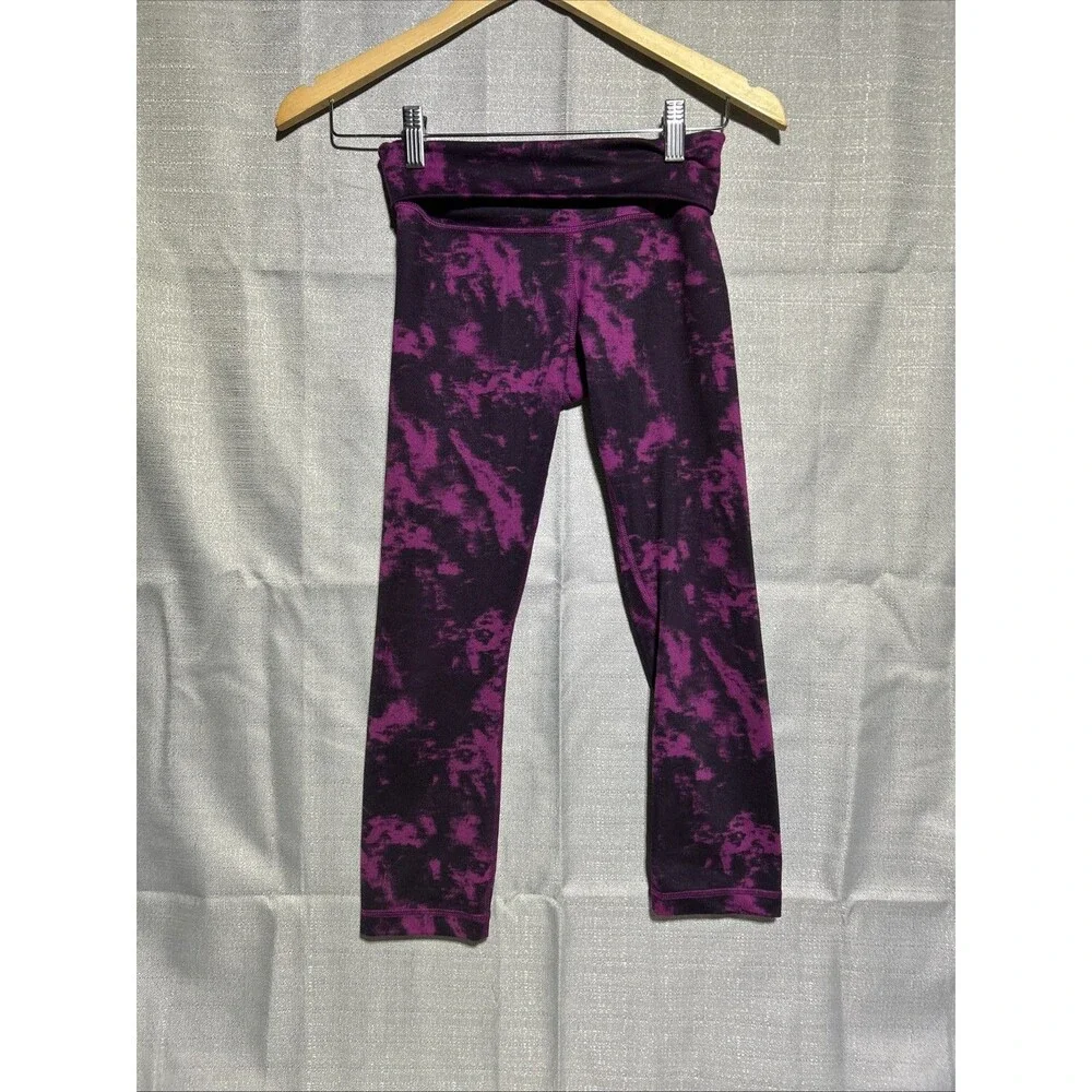 Lululemon Wunder Under Crop II Breezie Regal Plum Black size 4 Fold over
